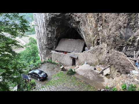A Guizhou family has lived alone in a cave for more than 300 years, a paradise