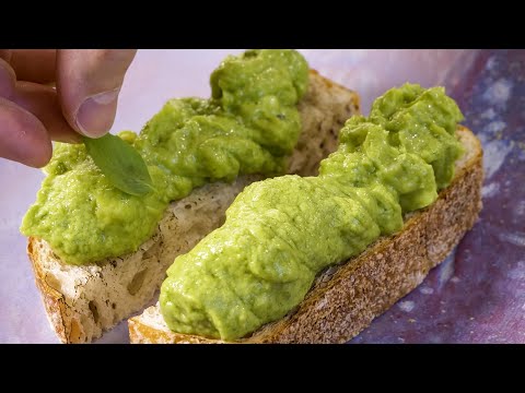 Просто вкусный бутерброд на завтрак с авокадо.