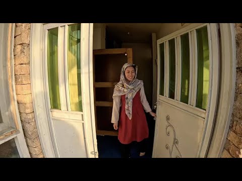 阿富汗女大學生不辭勞苦，只為賺取3元/天工錢而病倒，老弟為她打開追夢大門