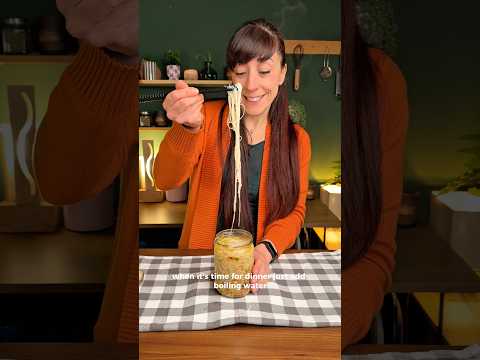 Instant Noodles In a Jar? #veganrecipes #mealprep