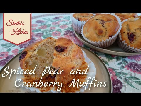 Spiced pear and cranberry muffins – a cosy recipe for autumn