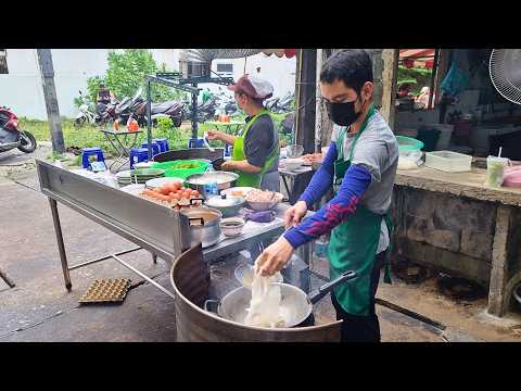 Hidden Down a Quiet Alley - Michelin Recommended This $1.50 Fried Noodle Omelet Twice!
