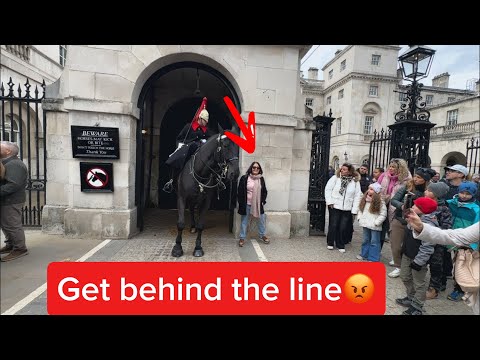 Lady Gets Shocked After Guard’s Loud Warning! 😱