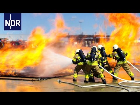 Airport fire – fire brigade rehearses for an emergency | How does that work? | NDR documentary
