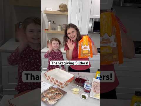 😍Thanksgiving Turkey Cranberry Sliders! Easy delicious slider recipe. #thanksgivingsliders #sliders