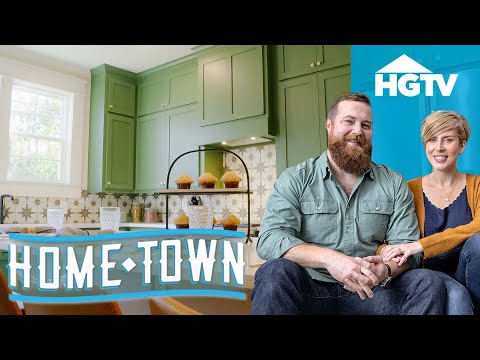 AMAZING Chefs Kitchen In Home Remodel | Hometown | HGTV