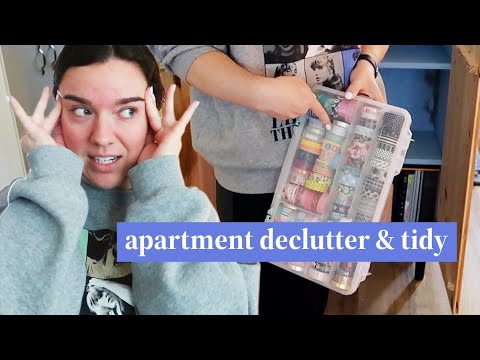 decluttering, tidying & organizing my apartment (getting my space together!)
