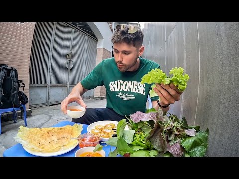 $2 Bánh Xèo Saigon (You can only get food like this in Vietnam)