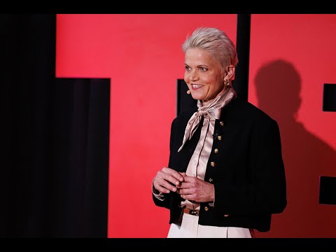I turned left: Removing the stigma of poverty | Lesley Meenaghan | TEDxGosport