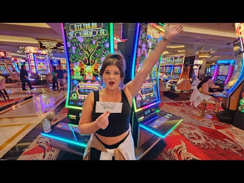 She BEAT the Casino Using the $100 Slot Strategy in Las Vegas!