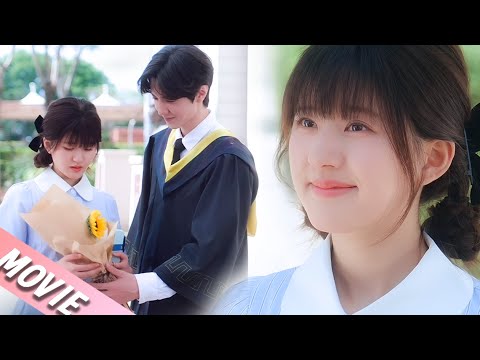 The school heartthrob graduates — Zhao Lusi surprises him with flowers and confesses! 😳