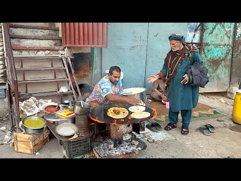 60/- Rs PUNJAB STREET FOOD 😍 SAAG ALOO PARATHA | DESI BREAKFAST - PAKISTANI BEST DESI FOOD