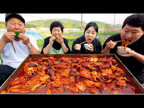 Stir-fried webfoot octopus, pork belly with udon noodles - Mukbang eating show