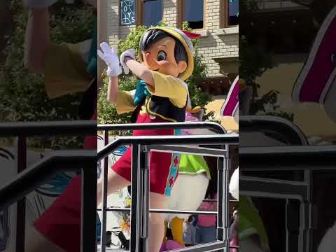 Disneyland in Paris France 🤩😍❤️🇫🇷 #travel #tourism #disney