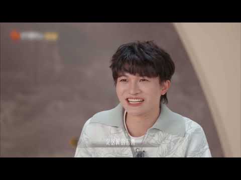 《易燃易爆炸》6分半采访  更好地听周深剖析选歌原因：想起当初的自己，一种自我拉扯；无意间的低八度开头，逼自己下不去的低音；看到rs后在不断完善中加入了戏腔；会更了解周深对这首歌的用心和意义