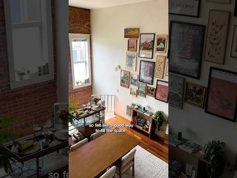 This mid-century-modern brick-style loft apartment in Seattle is just as cozy as it is dreamy✨