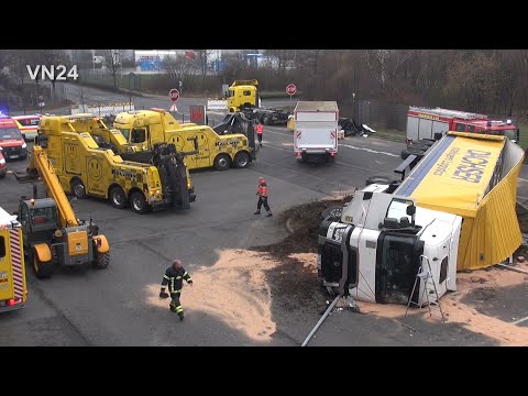 VN24 - Major accident cleanup after truck ran stop sign