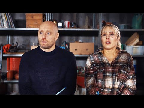 夫妻被绑，眼看老婆被欺负，老公却很兴奋，不过下一秒就反转了~~