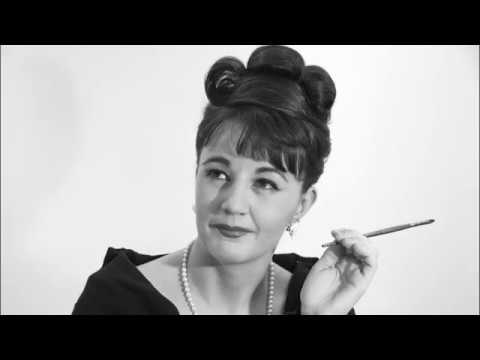 Technique (FR): Chignons style Audrey Hepburn 1960