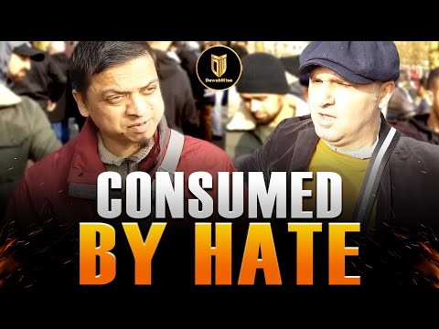 Ex-Muslim’s Narrative Disputed by Muslim | Mansur | Speakers Corner