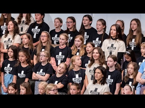 Пение «Мы самые счастливы» - Детский Лагерь