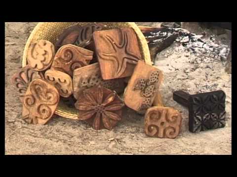 A Dyeing Art.Traditional Tie Dye and Batik in The Gambia. Part1 Dyeing with Indigo and Kola Nuts