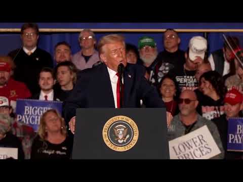 Trump defends economic record at Pennsylvania rally | REUTERS