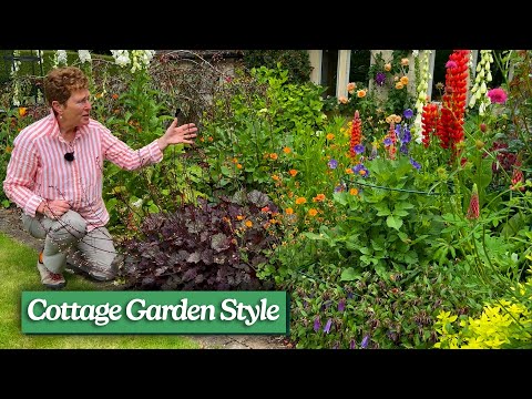 2 Beautiful Cottage Garden Borders in Summer | Garden Tour Series