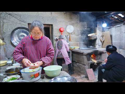Primitive Chinese Life in the FORGOTTEN Village, Traditional Stonehouse Cooking