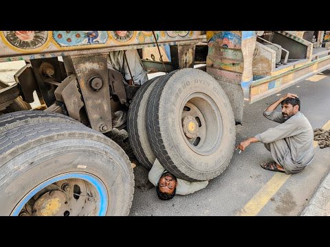 Pakistani Mechanic's Extreme Challenge Fixing a Shattered Axle Miles from Help