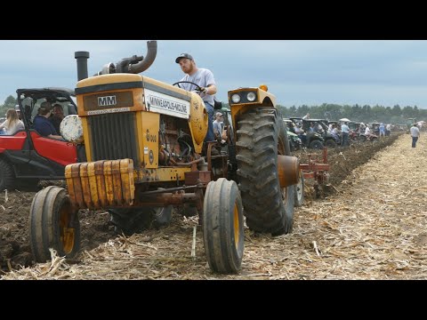 Minneapolis-Moline G1000 Plowing With Big TURBO On Top