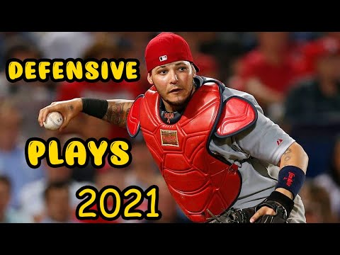 Yadier Molina - Defensive Highlights - 2021
