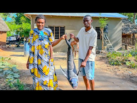 🏡 Final Plastering of Our Dream Home + Juicy Grilled Monster Fish with Coconut Sauce & Ugali 🍲🔥