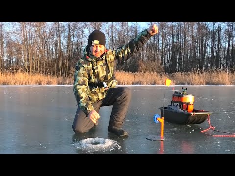 В ШОКЕ ОТ ТАКОГО КЛЕВА. ЛЕСНОЕ ОЗЕРО КИШИТ ЩУКАМИ. Щедрый первый лед. Рыбалка на жерлицы и балансир