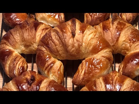 How to make croissants at home.