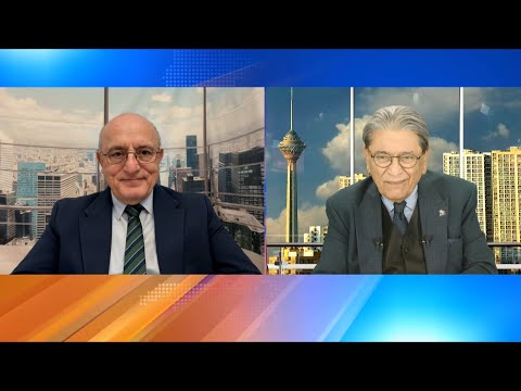 رهبر در نهانخانه در انديشه خدا شدن است و فرمانده سپاه پيامبرش ميخواند