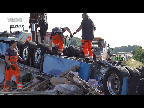 16-06-2022 - VN24 - Tractor-trailer overturns after evasive maneuver on the A2 motorway