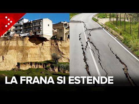 Niscemi, l'enorme frana si estende: la strada che porta a Gela si sgretola. Le immagini dal drone