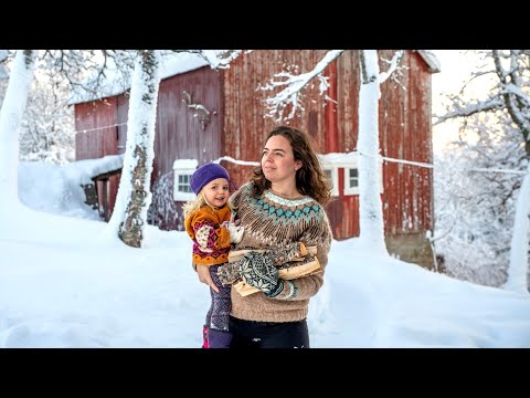 Winter Begins: Woodstove Cooking and Life in the First Snow #58