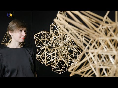 Соломенные пауки и пластиковые цветы Алёны Шибуновой | Мастер дела