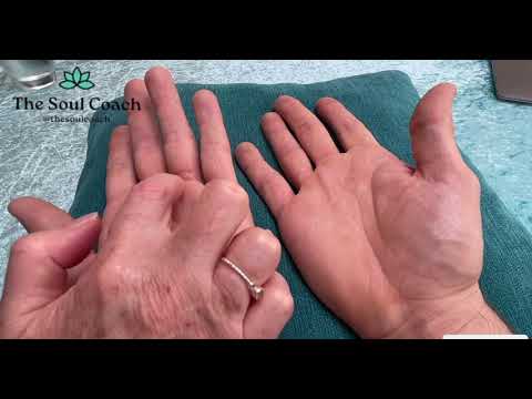 Experience a palm reading session with Carolina (The Soul Coach ) #palmistry #palmreading