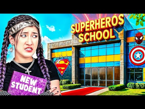 Premier Jour D'une Riche Gangster À L'école Des Super Héros!