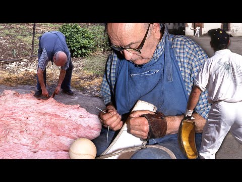 Handmade LEATHER GLOVE. Confection to play the traditional Basque ball or laxoa | Documentary film
