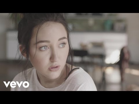 Noah Cyrus, Labrinth - Make Me (Cry) (Official Music Video)