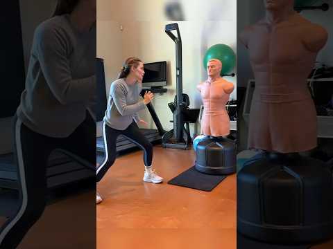 Jennifer Garner Practices Martial Arts With BOB Training Dummy #jennifergarner #shorts