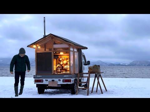 [Snow camping] Little Japanese truck camper by an extremely cold lake