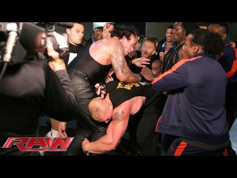 Brock Lesnar und der Undertaker prügeln sich Backstage: Raw – 20. Juli 2015