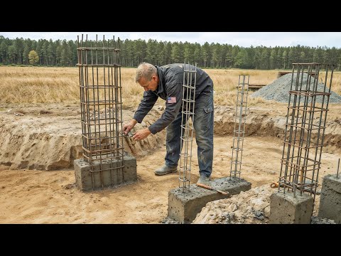 Man Builds AMAZING MINI TOWER BRIDGE With Small Bricks