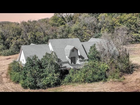 Doctor’s ABANDONED Tennessee Mansion worth $2,000,000 | SHOCKING Discovery!!