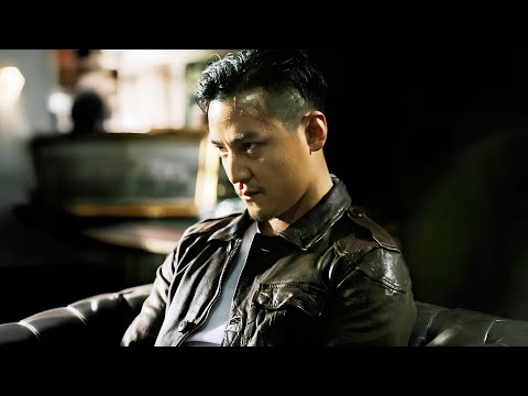 顶级杀神隐忍20年，布下惊天大局，将整个黑心资本团伙玩弄于股掌！一口气看完《窃听风云2》